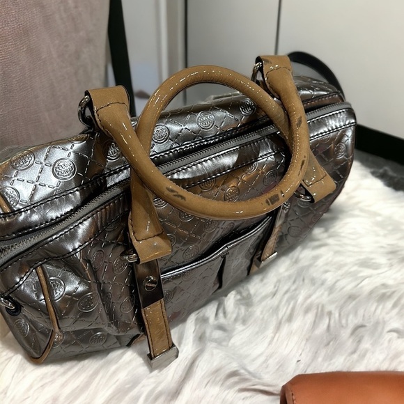 Dana Buchman gray silver satchel bag w/tan patent leather trim & handles - Picture 15 of 16